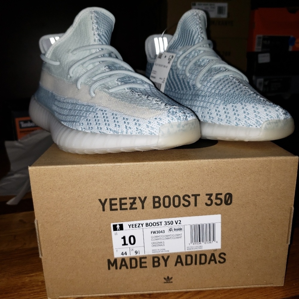 Yeezy 350 V2 Cloud White